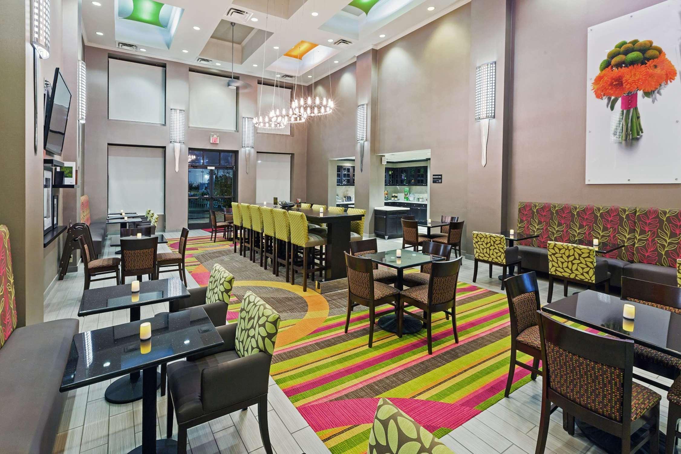 Hampton Inn & Suites Tulsa-Woodland Hills Restaurace fotografie